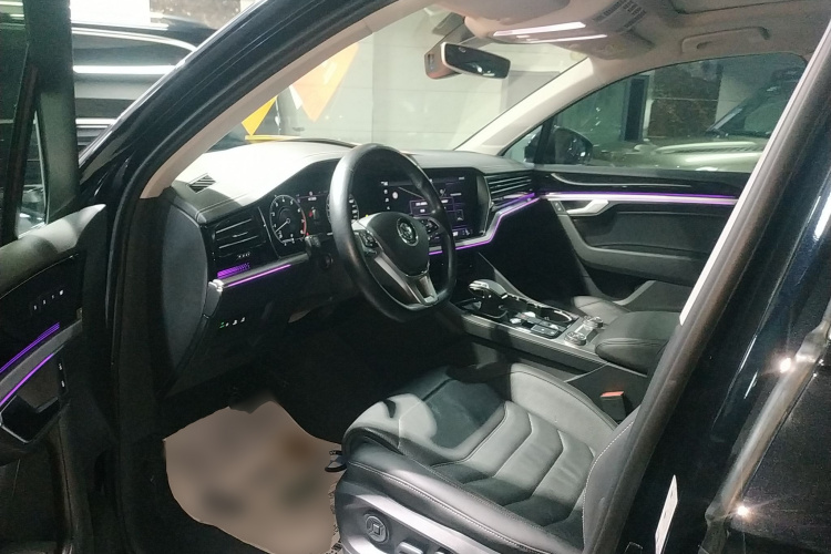 大众 途锐 2019款 3.0TSI 锐锋版 国VI中控内饰7003