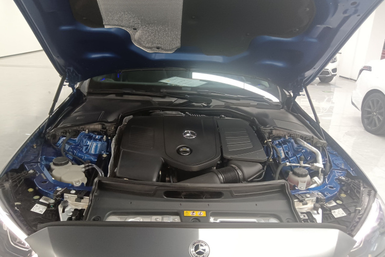 奔驰C级 2023款 改款二 C 260 L 运动版机舱底盘24