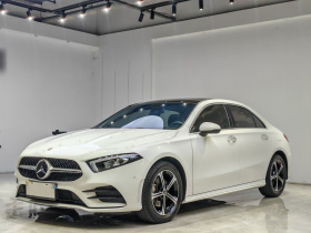 奔驰A级 2022款 改款三 A 200 L 运动轿车时尚型