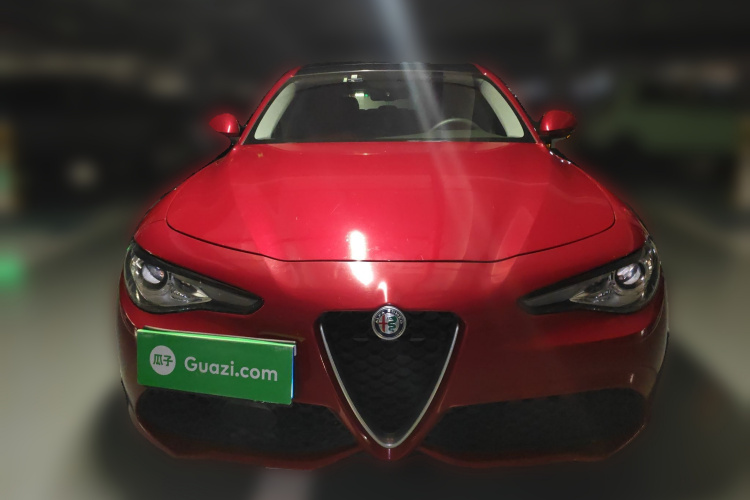 阿尔法·罗密欧 Giulia朱丽叶 2017款 2.0T 280HP Milano限量版车身外观2