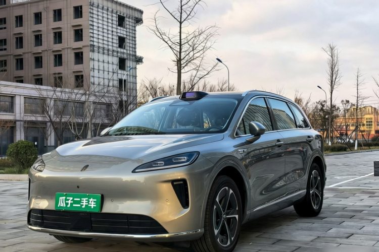 鸿蒙智行 尚界H5 2025款 增程 Max车身外观6005