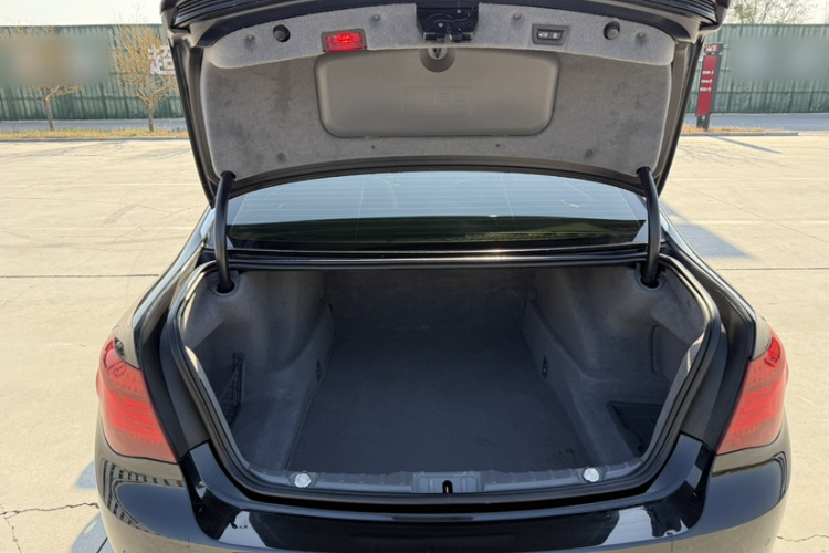 宝马7系 2014款 730Li 臻享型局部细节23