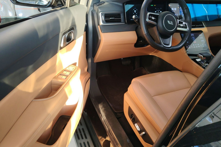 理想汽车 理想ONE 2021款 增程6座版中控内饰20