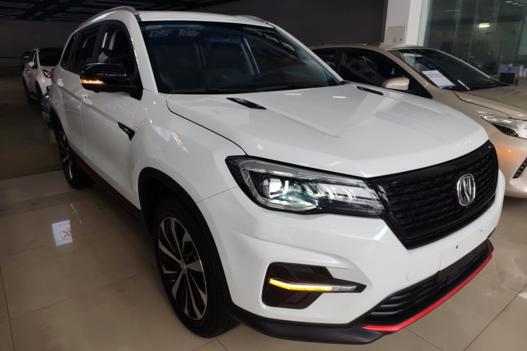 长安CS75 2021款 荣耀百万版 280T DCT领航型车身外观3