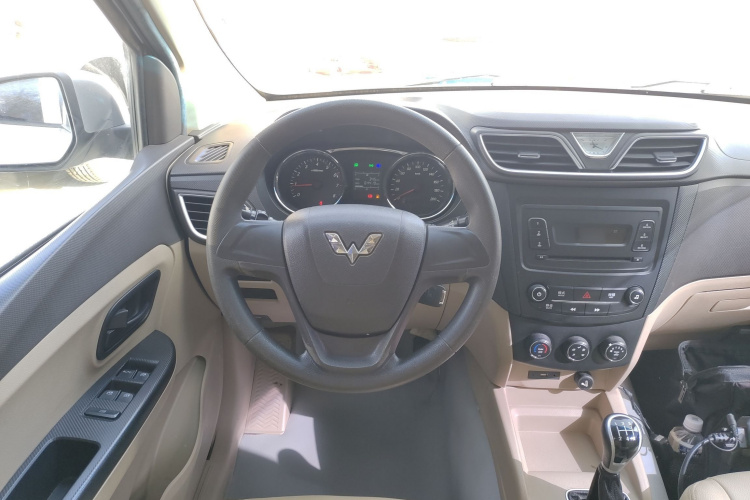 五菱汽车 五菱宏光 2015款 1.5L S1标准国V局部细节13