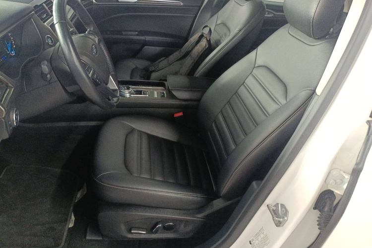 福特 蒙迪欧 2020款 EcoBoost 180 时尚型局部细节19