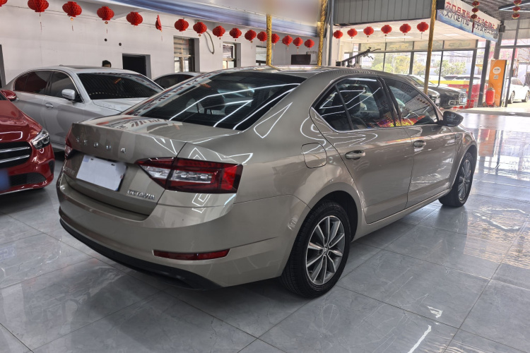 斯柯达 明锐 2019款 1.5L 自动智行舒适版 国VI车身外观6005