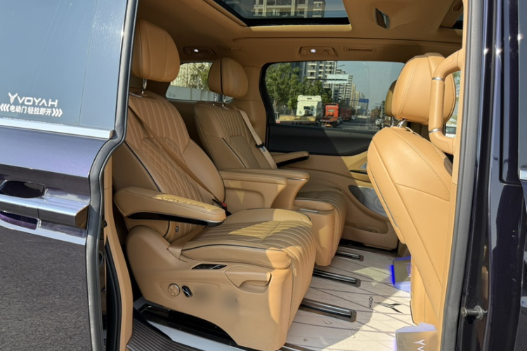 岚图汽车 岚图梦想家 2022款 低碳版 梦+智享包中控内饰7006