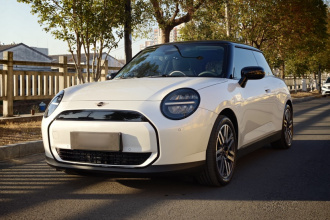 电动MINI COOPER 2025款 改款 466km COOPER E 经典派