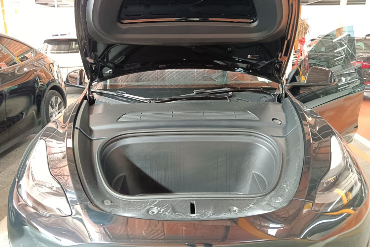 特斯拉 Model Y 2021款 标准续航后驱版机舱底盘24