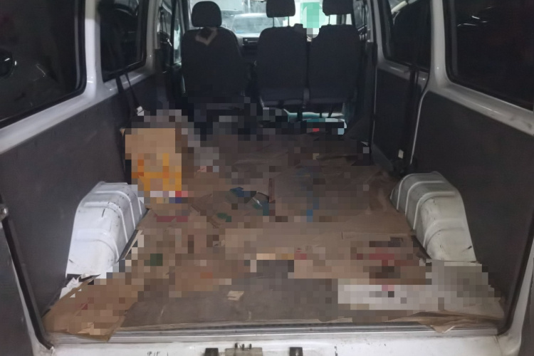 江铃 特顺 2019款 2.8T商运型短轴中顶6座国VI JX493中控内饰23