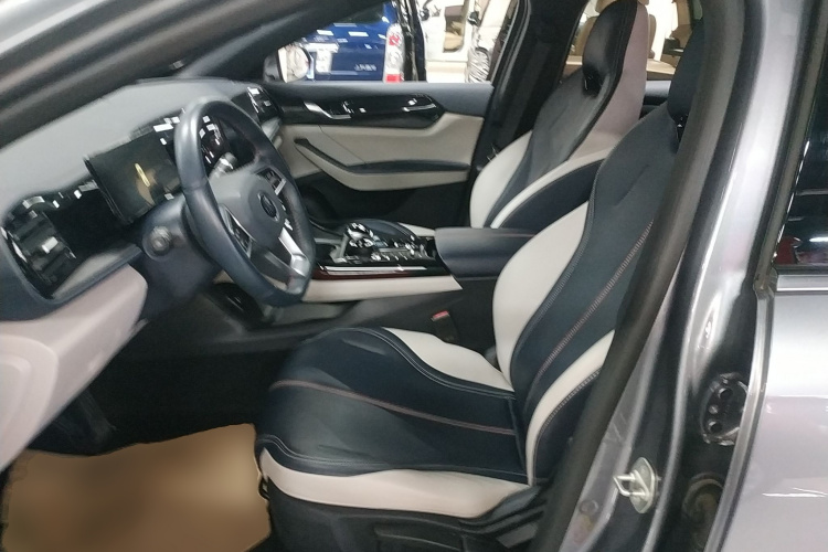 比亚迪 秦PLUS 2023款 冠军版 DM-i 55KM领先型中控内饰19