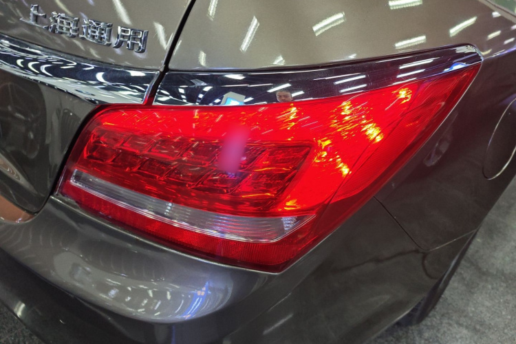 别克 君越 2013款 2.4L SIDI领先舒适型车身外观9