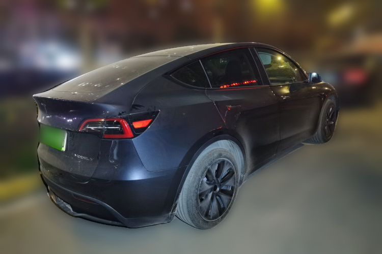 特斯拉 Model Y 2024款 后轮驱动版车身外观7