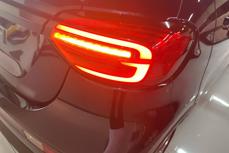 零跑汽车 零跑T03 2020款 400豪华版车身外观9