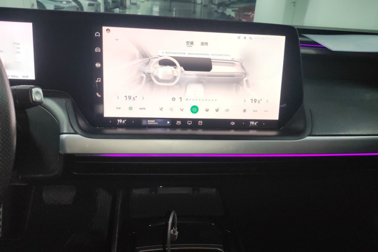 小鹏P7 2020款 670N局部细节16