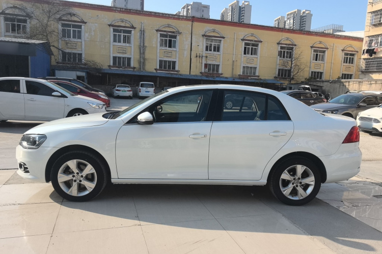 大众 宝来 2014款 1.6L 自动舒适型车身外观4