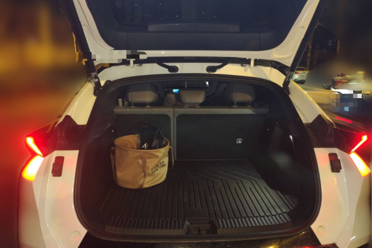 领克Z20 2025款 530km 后驱Pro中控内饰23