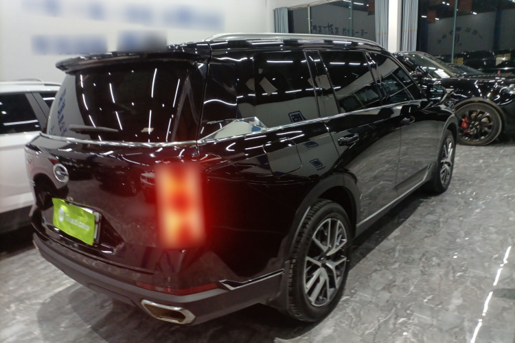 广汽传祺 传祺GS8 2022款 领航系列 2.0TGDI 两驱豪华智联版（七座）车身外观7