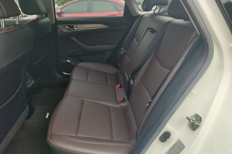 长安 逸动 2018款 1.6L GDI 手动领尚型中控内饰21