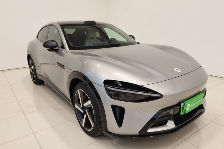 小米汽车 小米YU7 2025款 超长续航高性能四驱Max版车身外观3