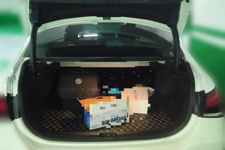 奔驰A级 2022款 改款三 A 200 L 运动轿车时尚型局部细节23