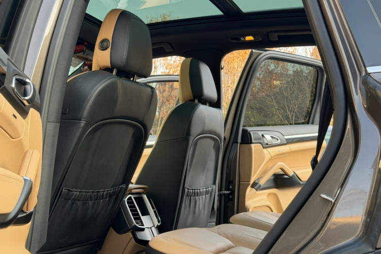 保时捷 2015款 Cayenne 3.0T中控内饰7002