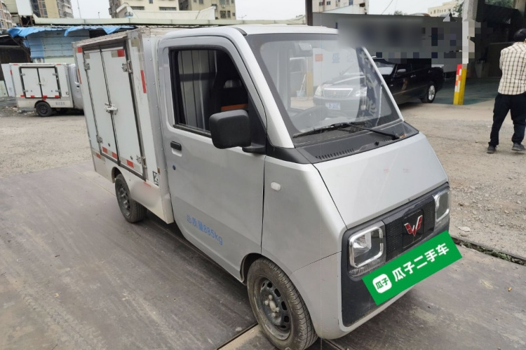 五菱汽车 五菱E10 2023款 舒适型车身外观3