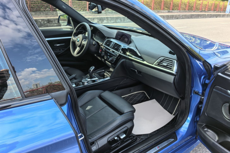 宝马3系GT 2019款  320i M运动曜夜版中控内饰7013