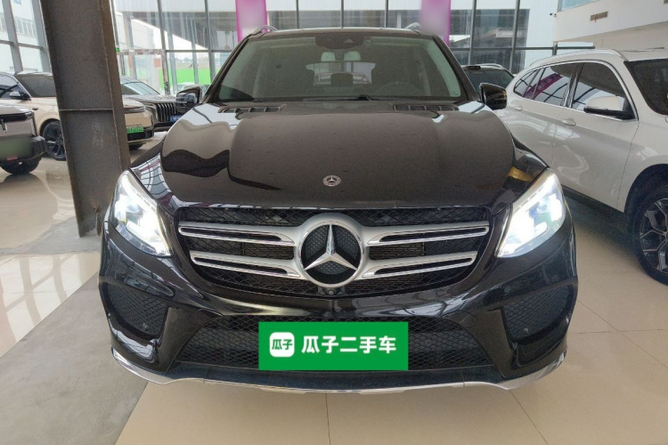 奔驰GLE 2018款 GLE 320 4MATIC 动感型臻藏版车身外观2