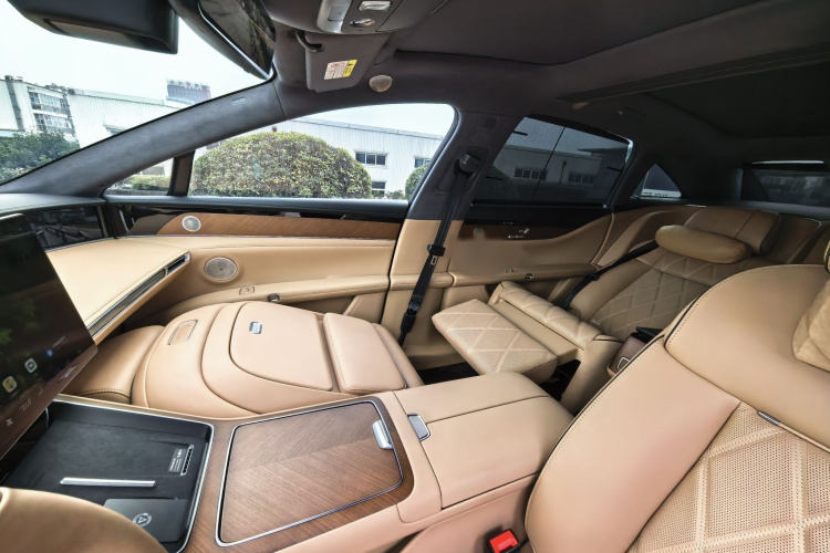 鸿蒙智行 享界S9 2025款 增程 Ultra中控内饰7009