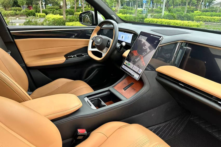 吉利银河 银河L7 2023款 1.5T 115km PLUS中控内饰7008