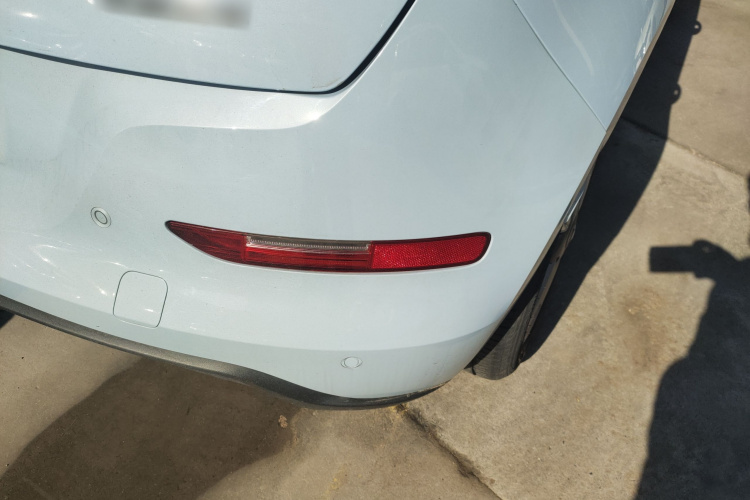 欧拉好猫 2022款 400km标准续航 尊贵型 磷酸铁锂车身外观9