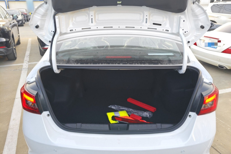 奇瑞新能源 艾瑞泽e 2024款 455km 出行版机舱底盘23