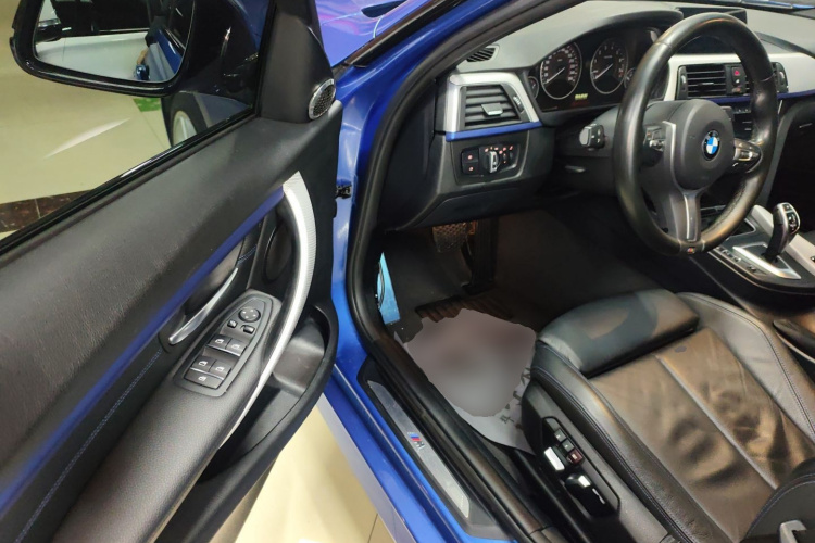 宝马3系 2019款 320i M运动套装中控内饰7003