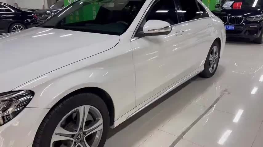 奔驰C级 2023款 C 260 L 运动版实拍1