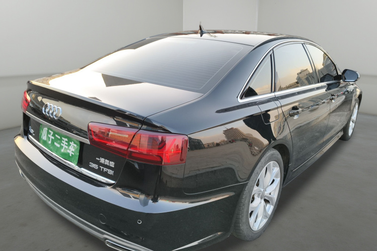 奥迪A6L 2018款 30周年年型 35 TFSI 时尚型车身外观7