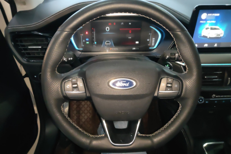 福特 福克斯 2021款 三厢 1.5L 自动锋跃型中控内饰13