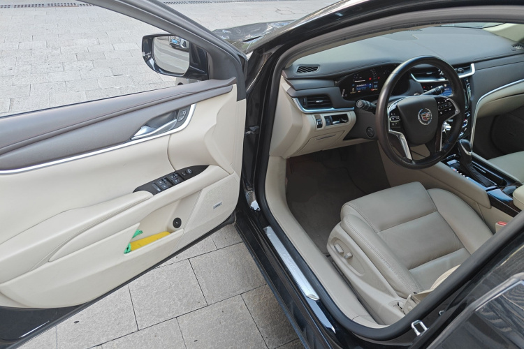 凯迪拉克XTS 2014款 28T 舒适型中控内饰7003
