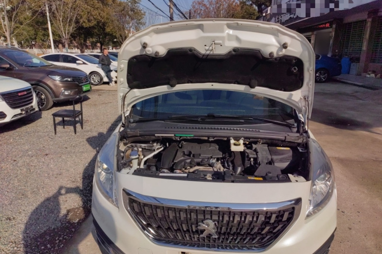 标致3008 2016款 1.6THP 自动经典版机舱底盘24