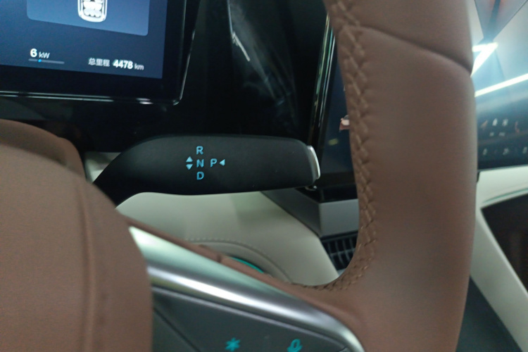 比亚迪 夏 2025款 DM-i 1.5T 180km 超越型局部细节18