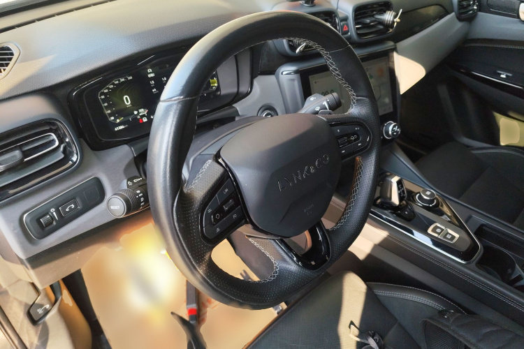 领克03 2022款 2.0TD DCT劲Pro中控内饰13