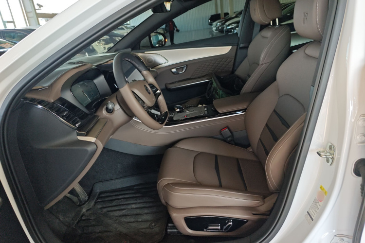 比亚迪 汉 2023款 DM-i 冠军版 121KM 精英型中控内饰19