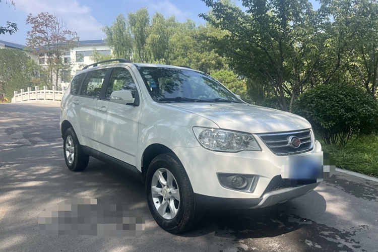 陆风X8 2014款 探索版 2.4L 汽油4X4豪华型车身外观6003