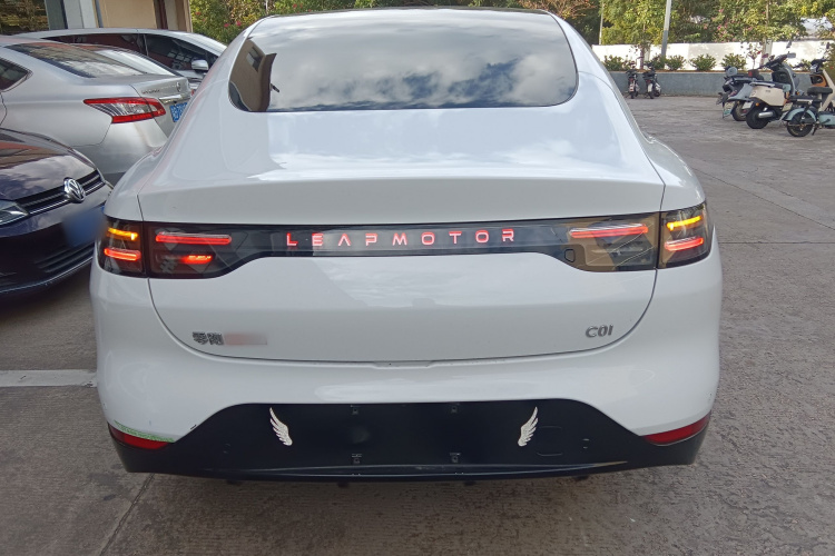 零跑汽车 零跑C01 2023款 525舒享版车身外观6