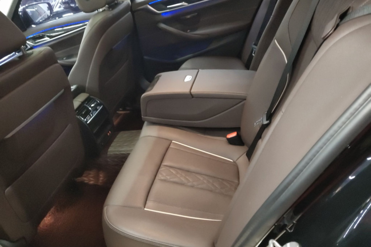 宝马5系 2021款 525Li 豪华套装中控内饰21