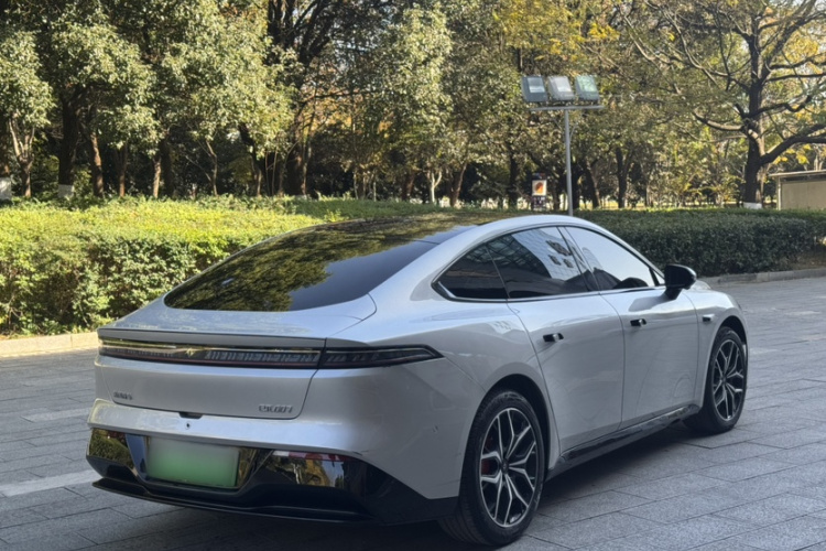 东风奕派 eπ007 2025款 纯电 565四驱Max领航版车身外观6007