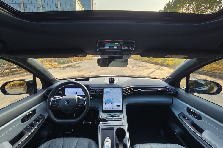 蔚来ES8 2020款 580KM 签名版 六座版中控内饰7009