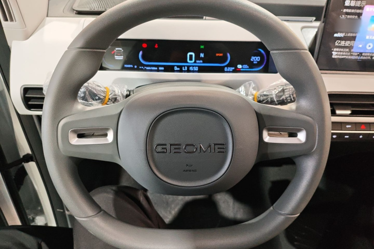 吉利银河 2024款 熊猫mini 200km 耐力熊中控内饰13