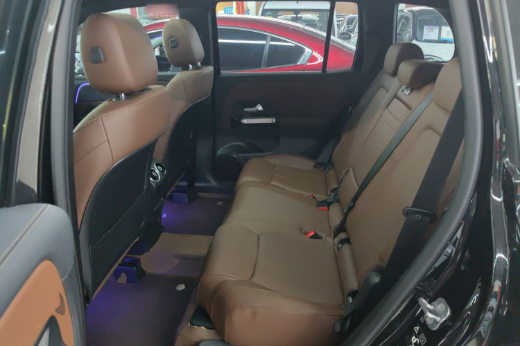 奔驰GLB 2023款 GLB 220 动感型中控内饰7004